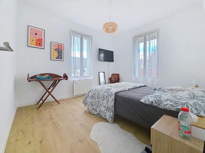 Beautiful House with Garden by the Coast