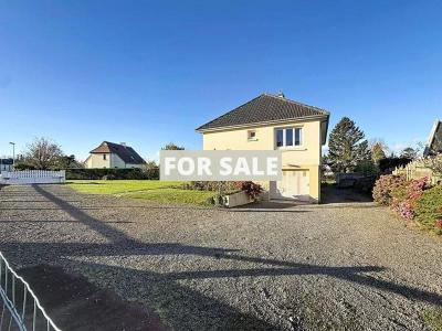 Detached House with Garden by the Coast