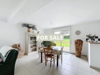 Modern Detached House with Garden