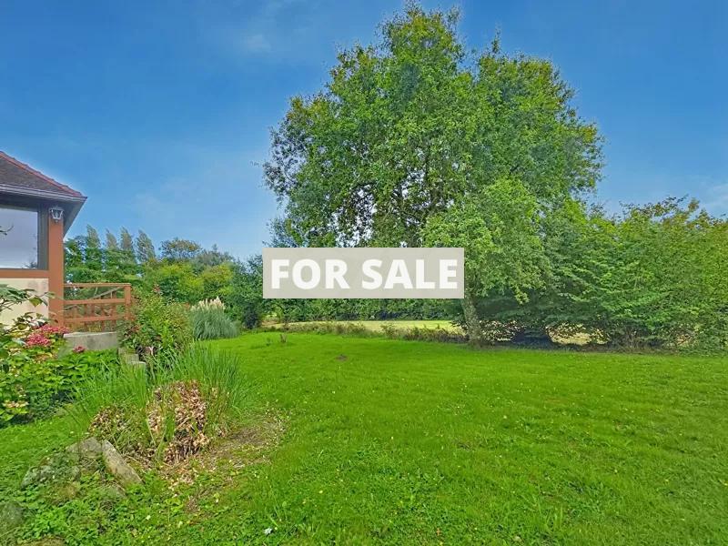 Detached Country House with Landscaped Garden
