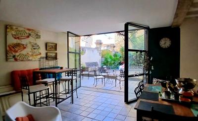 Maison De Maitre With Patio And Courtyard