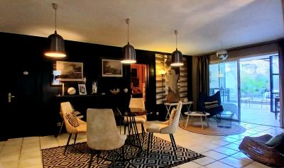 Maison De Maitre With Patio And Courtyard