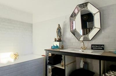 Impressive 18th Century Mansion House