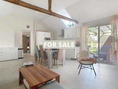 Contemporary Detached House with Garden