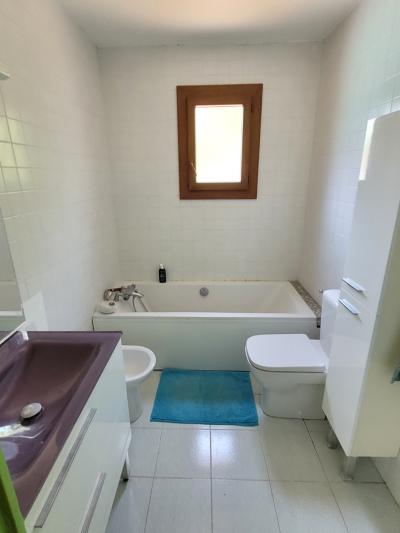 Renovated House With Swimming Pool And 2 Outbuildings