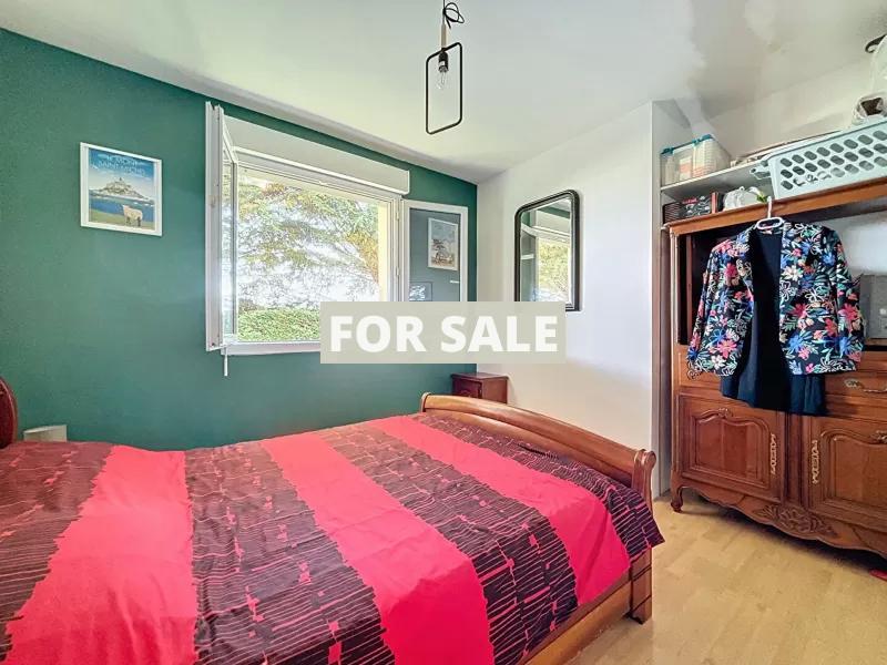 Detached House with Garden