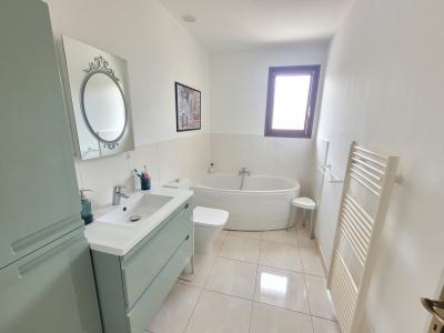 Large House With Swimming Pool