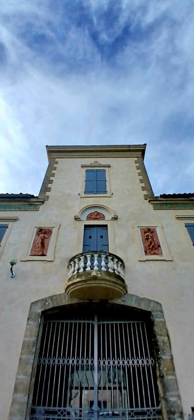 18th Century Chateau With 3 Independent Residences