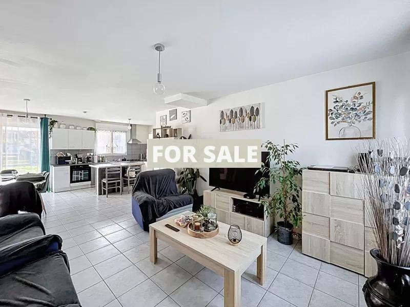 Detached House with Landscaped Garden