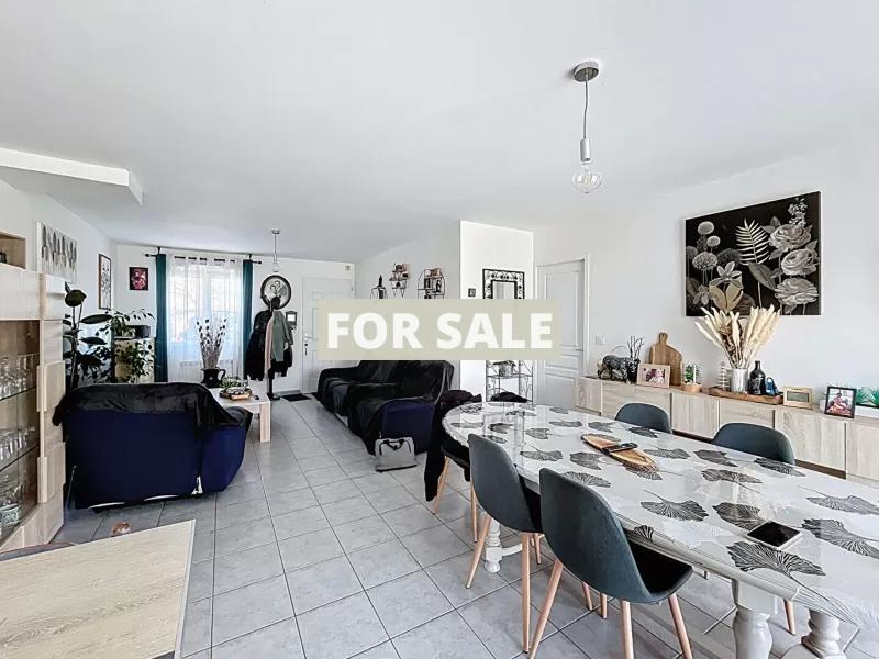 Detached House with Landscaped Garden