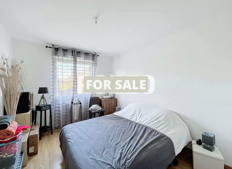 Detached House with Landscaped Garden