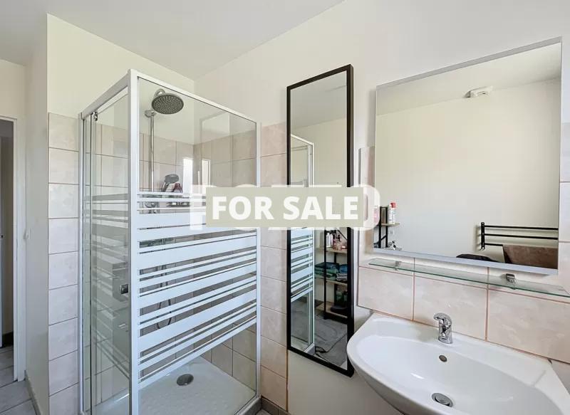 Detached House with Landscaped Garden