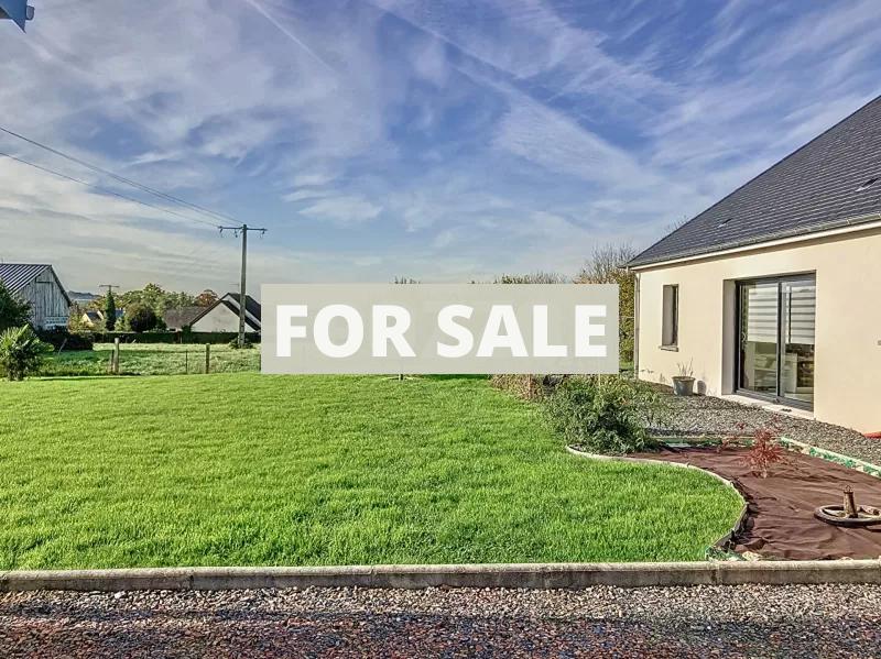 Modern Detached House with Garden