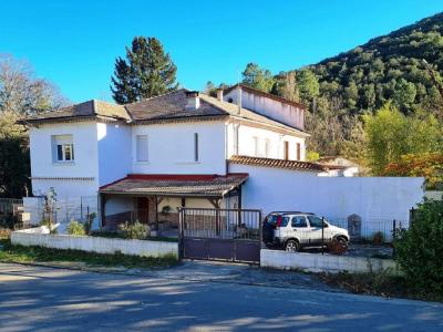 Large Family Villa with Garden in Great Location