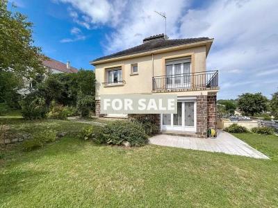 Detached House with Garden