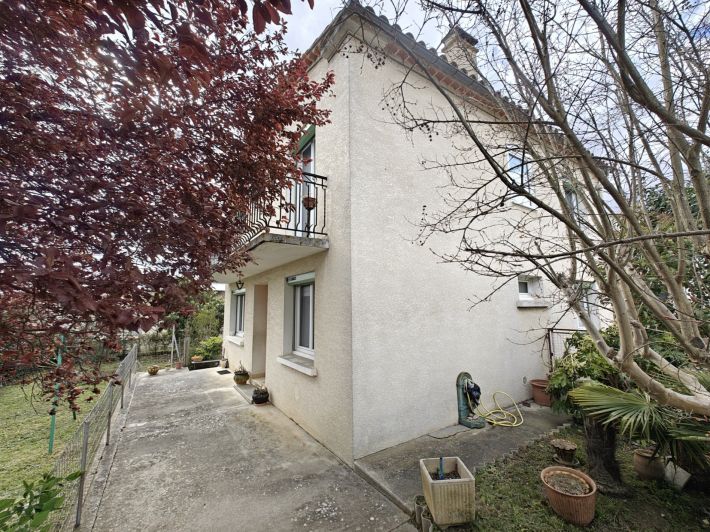 Detached House with Landscaped Garden