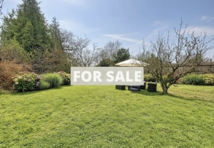 Manor House Style Property with Garden