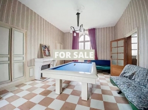 Manor House Style Property with Garden