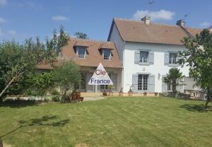 Detached House with Landscaped Garden