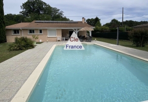 Detached House with Swimming Pool