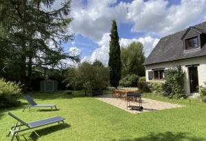 Detached House with Landscaped Garden by a River