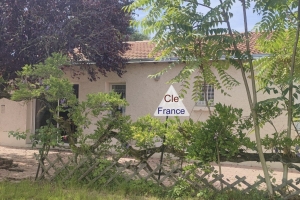 Detached House with Garage and Garden