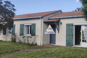 Detached House with Garage and Garden