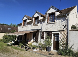 Large Detached House with Landscaped Garden