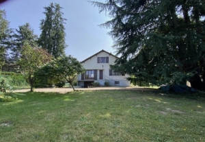 Detached House with Landscaped Garden