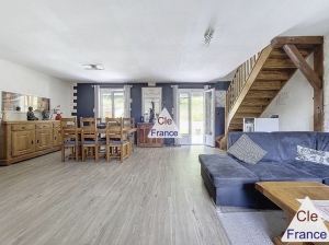 Comfortable Family Home with Outbuilding