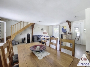 Comfortable Family Home with Outbuilding