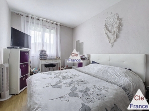 Comfortable Family Home with Outbuilding