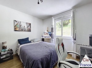 Comfortable Family Home with Outbuilding