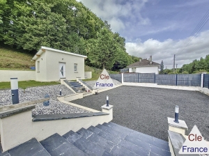 Comfortable Family Home with Outbuilding