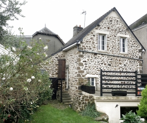 Lovely Village House, Ideal Holiday Home