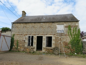 Detached House to Renovate with Garden