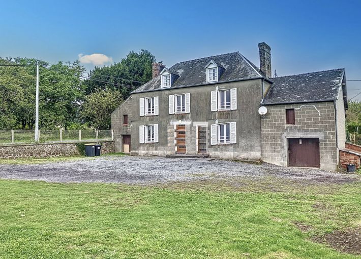 Detached Country House with Outbuilding
