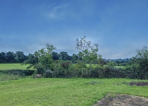 Detached Country House with Outbuilding