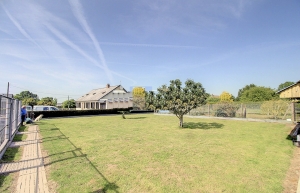 Detached House with Garden