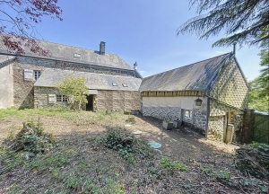 Traditional House with Garden and Outbuilding