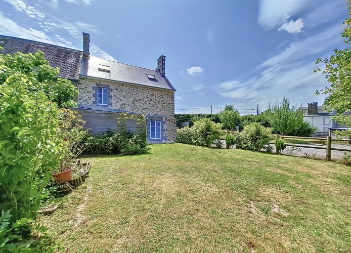 Traditional House with Garden
