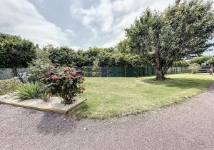 Detached Country House with Outbuilding