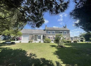 Traditional House with Landscaped Garden