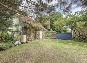 Traditional House with Landscaped Garden