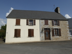 Delightful Village House with Outbuilding