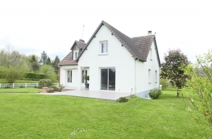 Detached Country House with Outbuilding