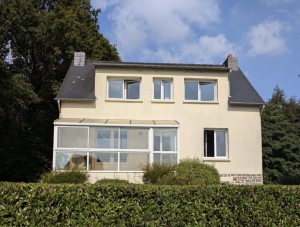Detached House with Large Landscaped Garden