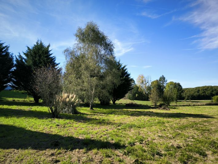 Building Plot with Services Nearby