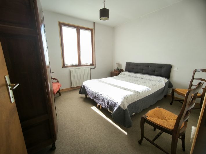 Farmhouse with Outbuildings and 20 Hectares of Land