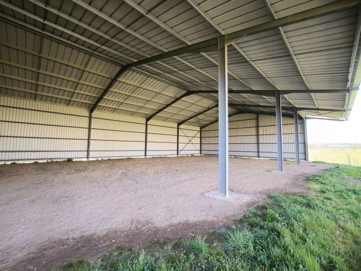 Farmhouse with Outbuildings and 20 Hectares of Land